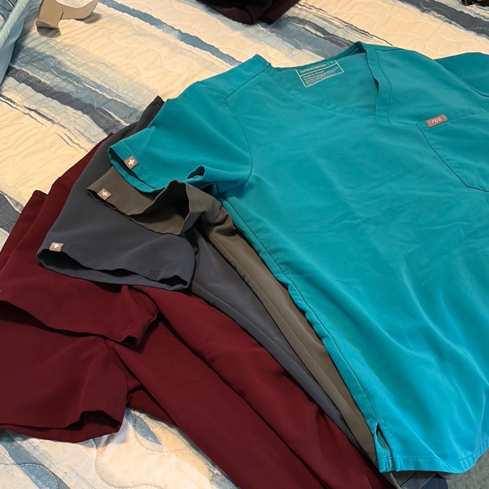FIGS! 5 CATARINA 1 Pocket Tops !! Teal, Olive, Burgundy, Navy Scrub Tops
